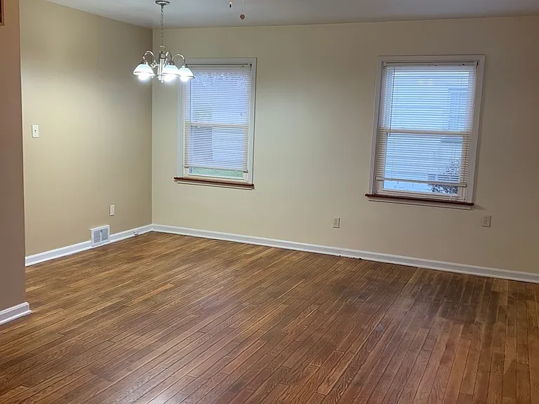 145 S Kimberly Ave — Photo 9