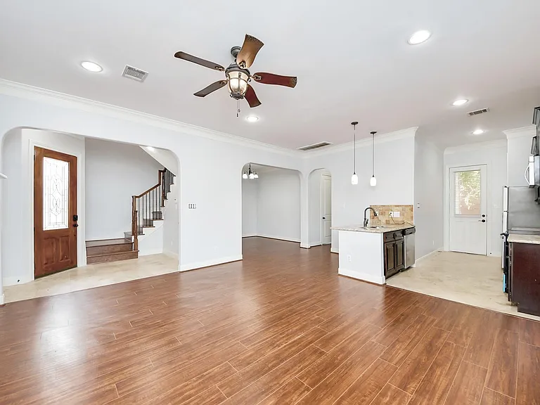 11045 Upland Forest Dr — Photo 4