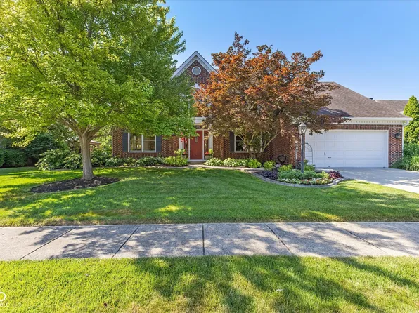 5201 Lake Point Dr, Carmel, IN 46033