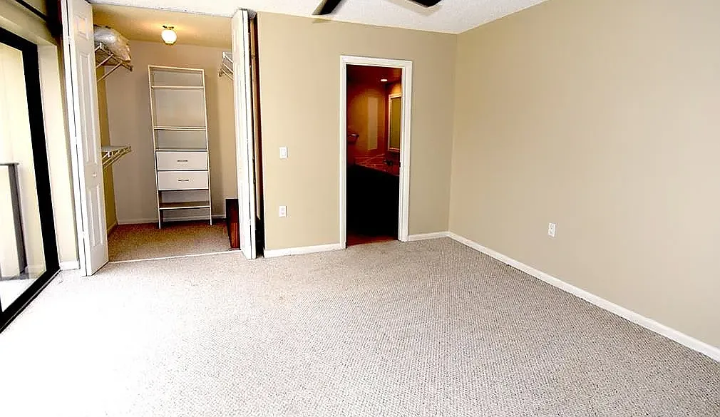 2 bed, 2.5 bath, 1217 sqft, $2,200 — Photo 4