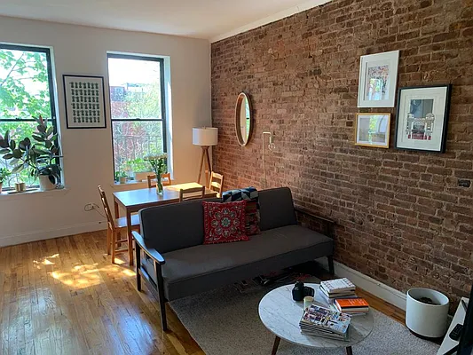 Rented by Pinn Realty | media 26