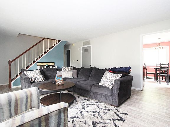 4th image of 2420 Robinwood Dr
