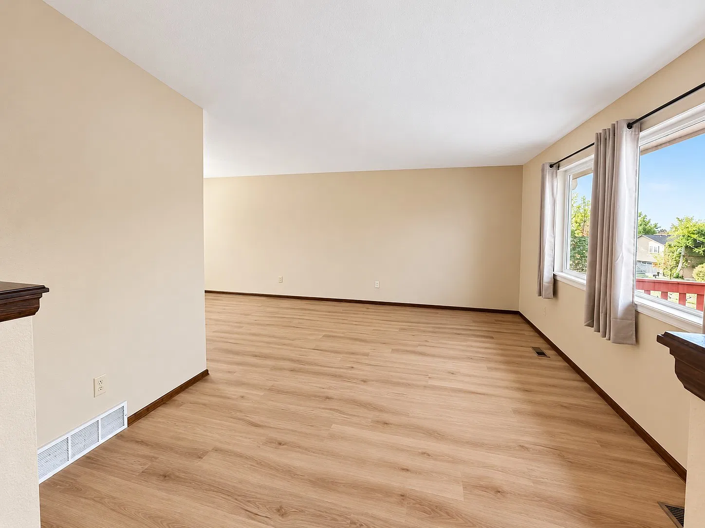 4 bed, 2222 sqft, $2,400 — Photo 4