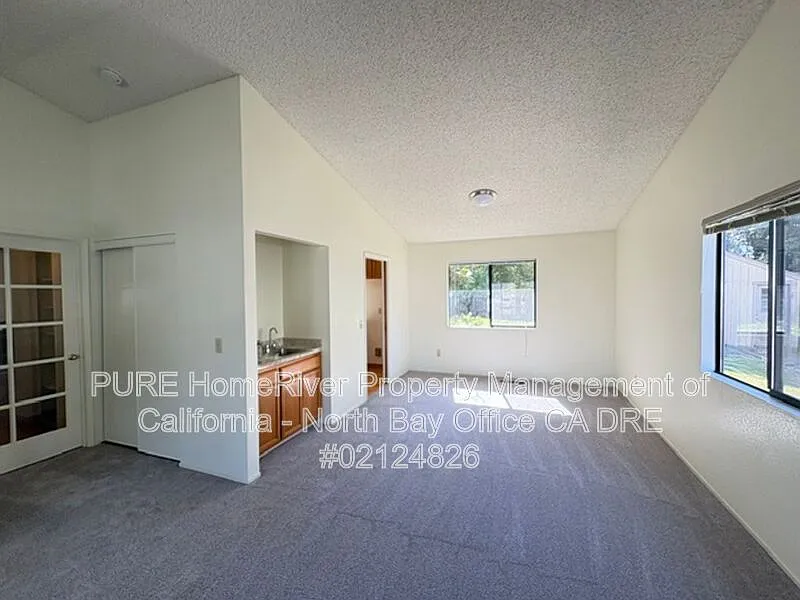 3 bed, 2.5 bath, 1776 sqft, $3,700 — Photo 4