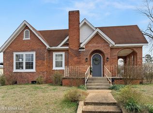 220 N Pearl St, Carthage, MS 39051