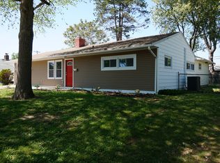 10 Favored Ln, Levittown, PA 19055