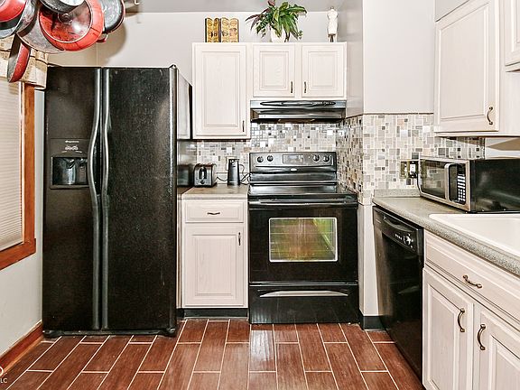 5th image of 114 E 27th St