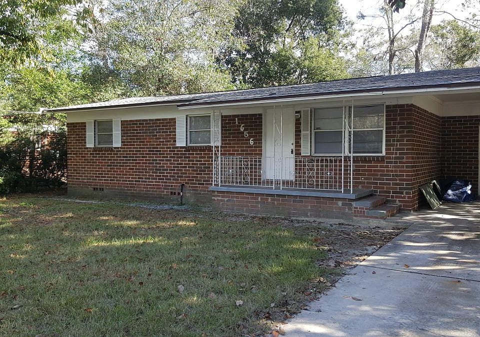 1st image of 1656 Helena St