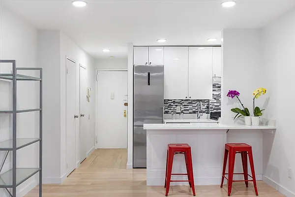 Rented by Edward Seisdedos, LREB | media 19