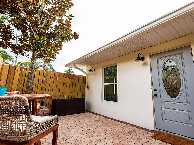 1101 Mallorca Dr — Photo 3