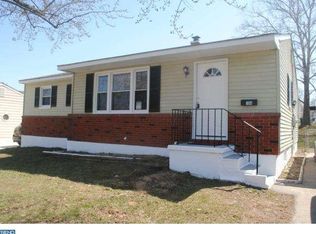 104 W Edinburgh Dr, New Castle, DE 19720