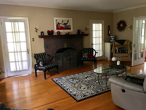 Living rm w/gas fireplace.