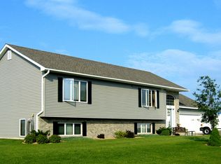 1382 Mallard Ln, New Richmond, WI 54017