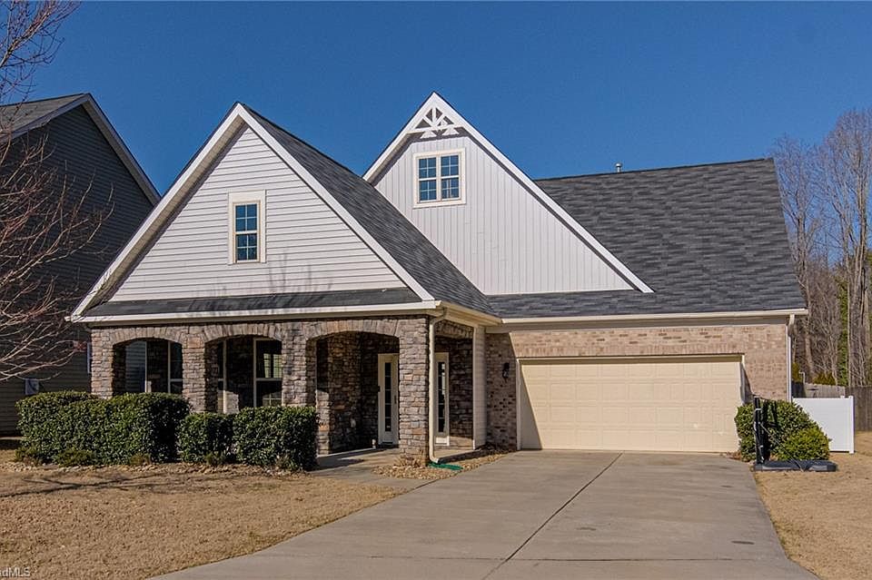 1st image of 3 Harbor Glen Ct