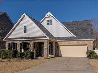 3 Harbor Glen Ct, Greensboro, NC 27455