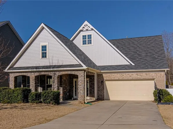 3 Harbor Glen Ct, Greensboro, NC 27455