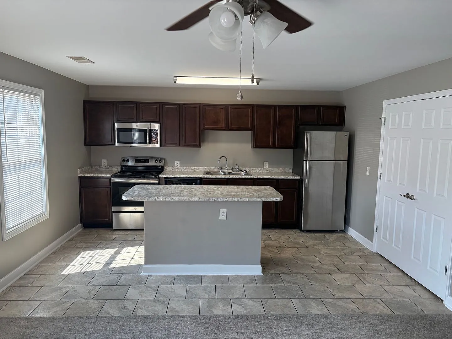 404 Southern Cross Dr. — Photo 2