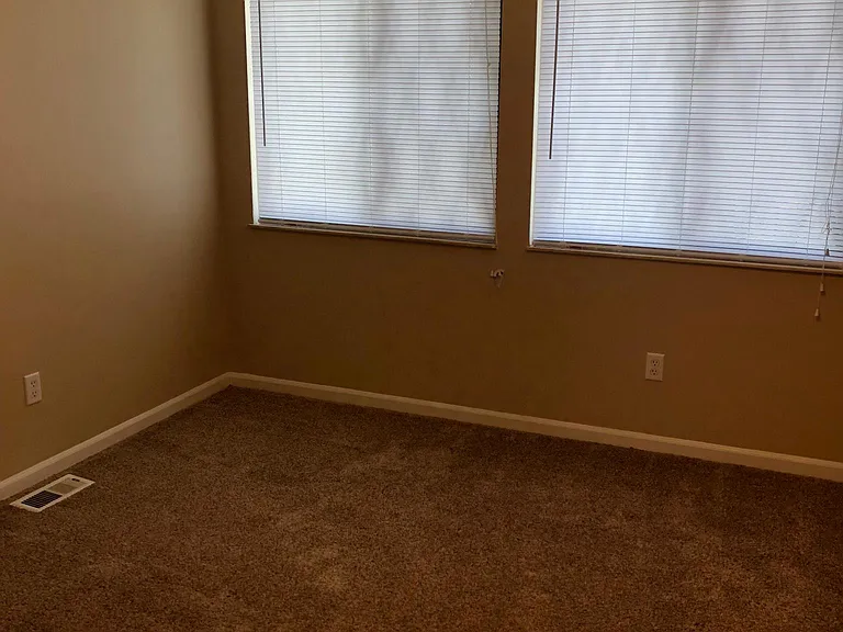461 Dartmouth Cir — Photo 12