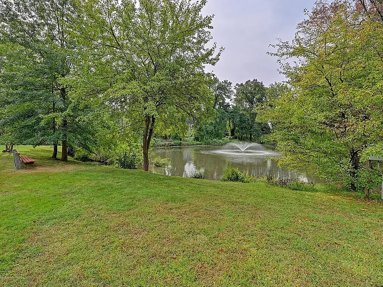 13 Helene Ct — Photo 24
