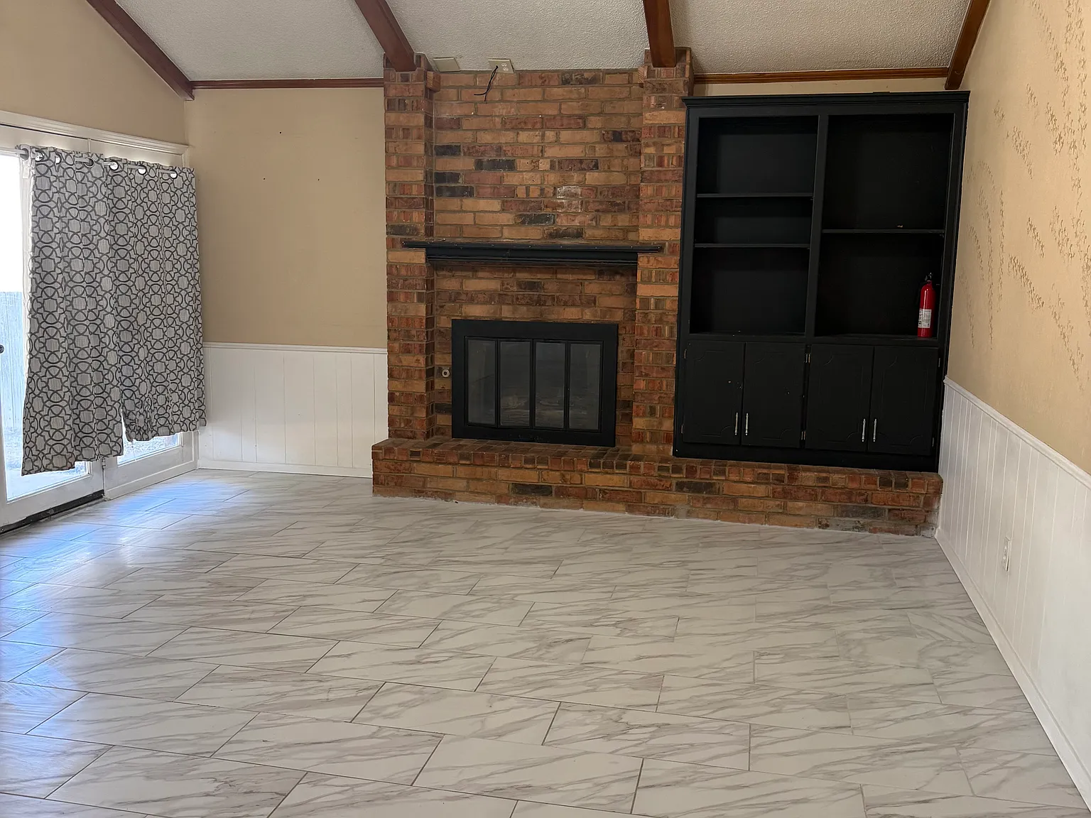 3 bed, 1418 sqft, $1,700 — Photo 2