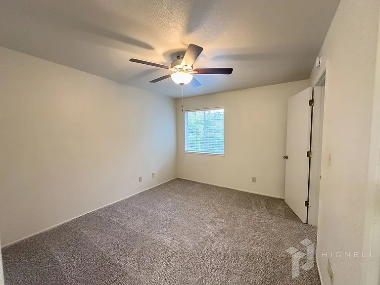 Amanda Place Apartments — Photo 40