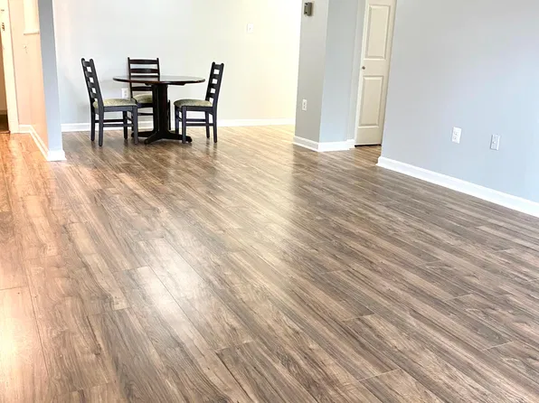 7400 Lakeview Dr APT 409, Bethesda, MD 20817