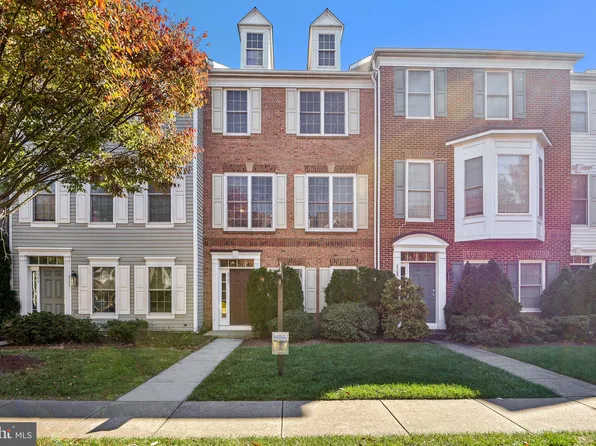 2507 Bronze Stone Pl, Herndon, VA 20171