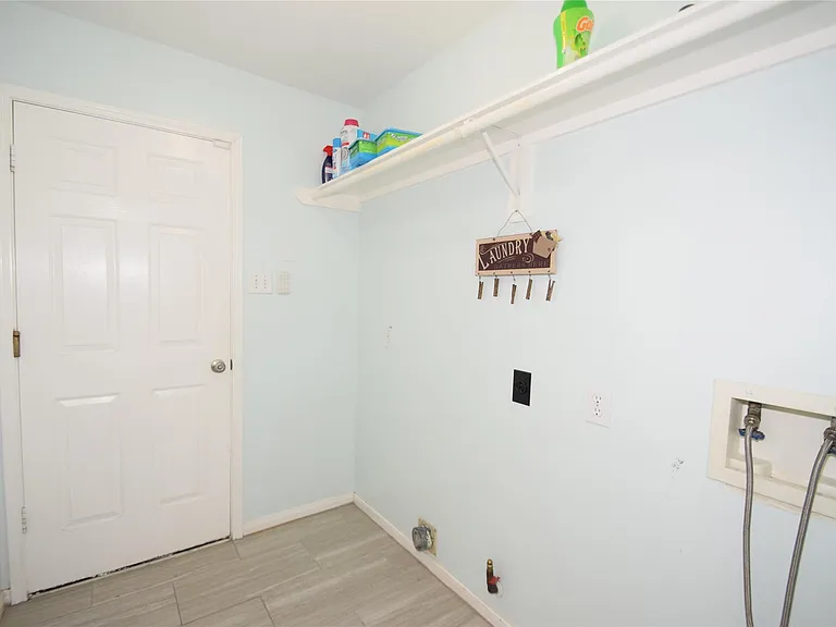 6327 Merona Ln — Photo 15