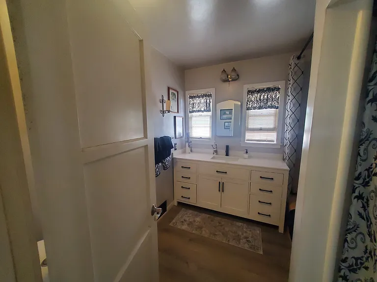 481 W Bush St — Photo 16
