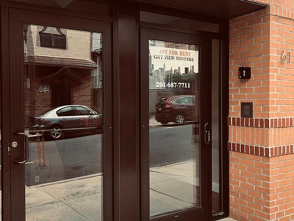 4th image of 55 68th St APT 2F