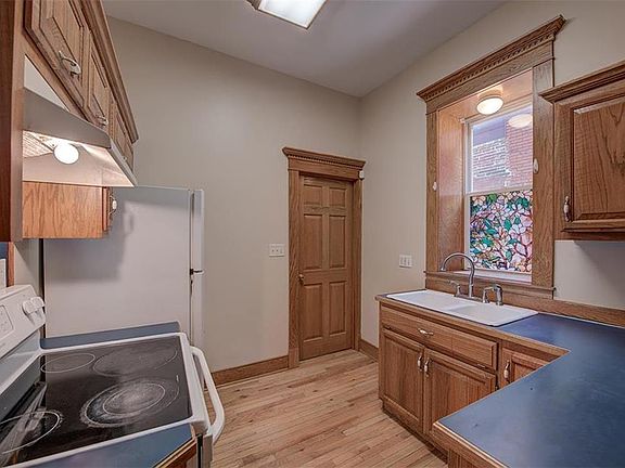 5th image of 504 Bellefontaine Ave #A
