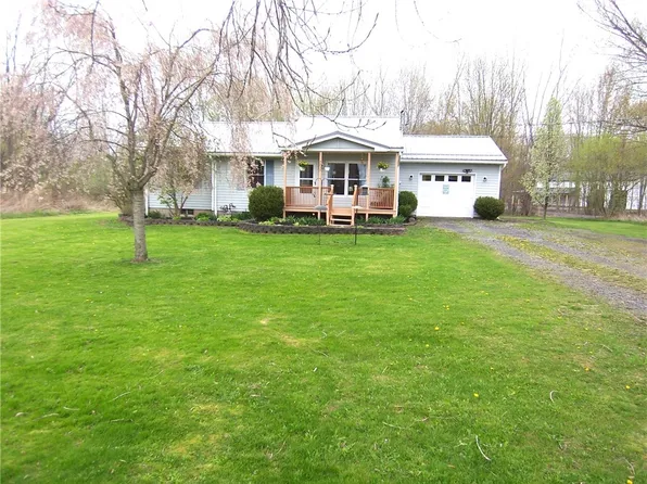 7033 Miller Rd, Newark, NY 14513