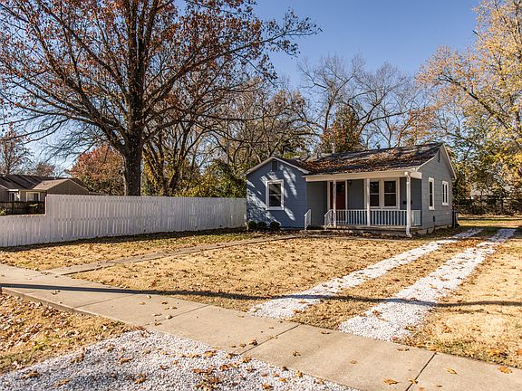 2nd image of 717 NW A St