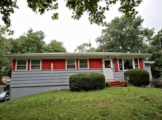 82 E Shore Rd, Holbrook, MA 02343