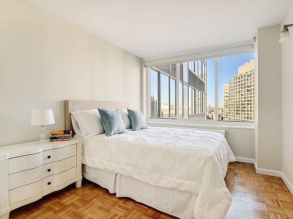 3rd image of 61 W 62nd St APT 23A