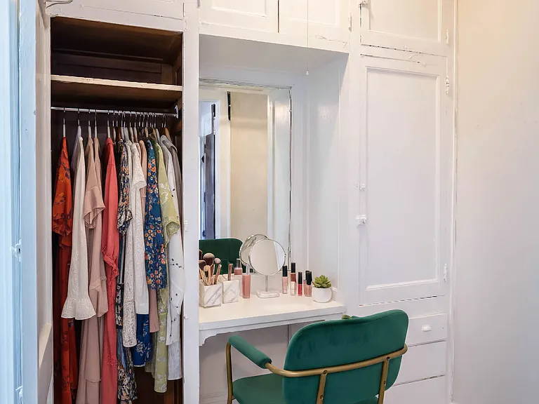 Branden 503 Closet