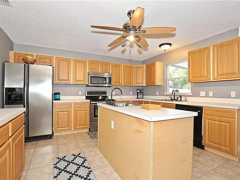 10463 Laxton St — Photo 2