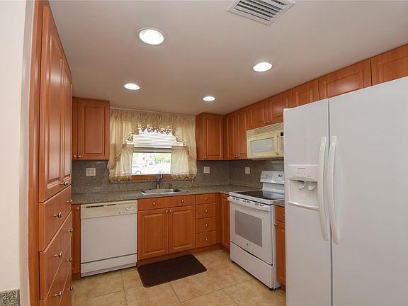 2nd image of 9300 Sunrise Lakes #108