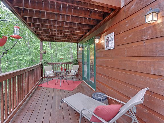 4th image of 1541 Garnet Dr