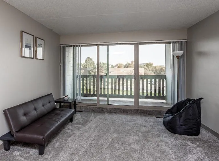 Oakwood Apartments — Photo 7