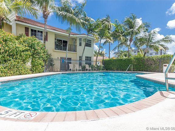3rd image of 758 NE 90th St Unit 505