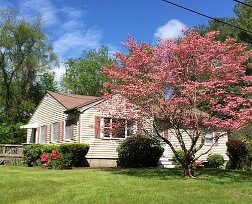 1st image of 293 Thayer Ave