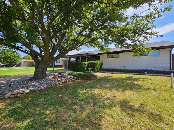 1804 N Nail Pkwy, Moore, OK 73160