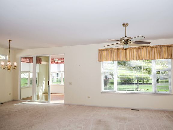 3rd image of 12982 Applewood Dr