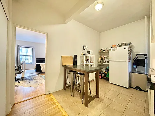 Rented by Lucas X Realty LLC | media 3