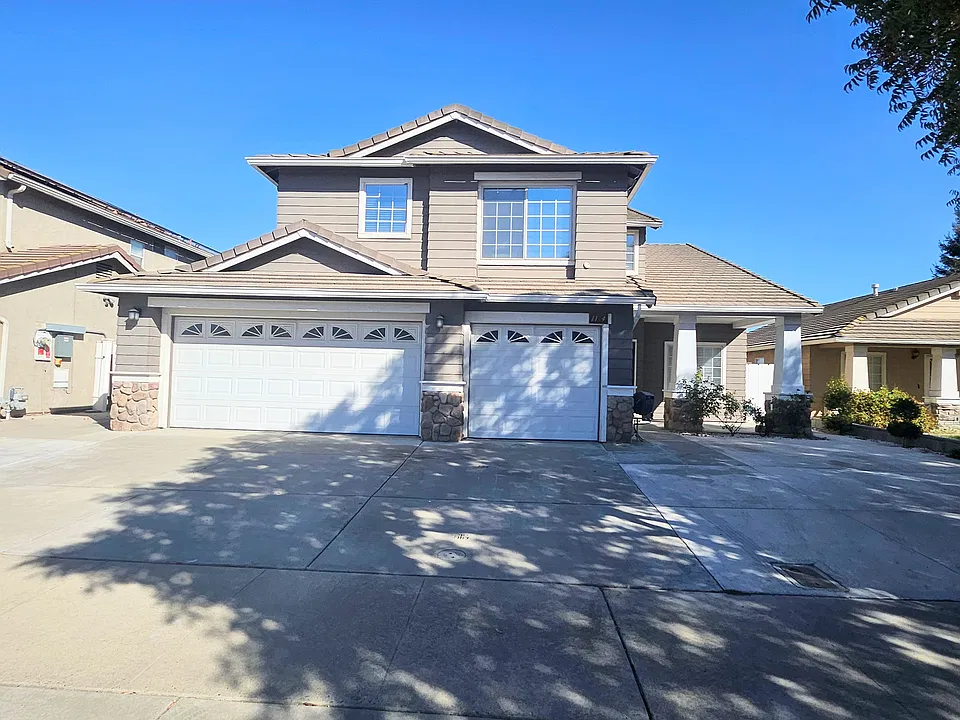 1174 Cherry Oak Ln