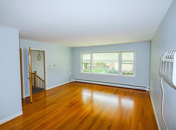 4th image of 5845 N Elston Ave #2