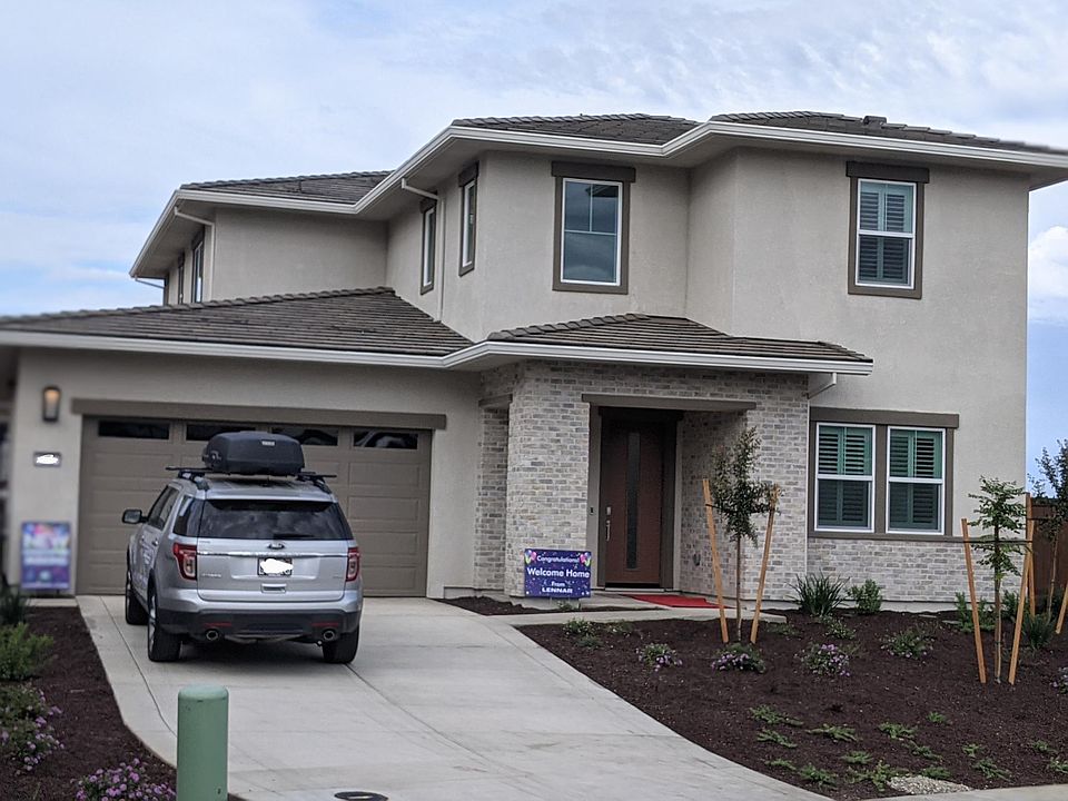 1st image of 692 Grant Ct