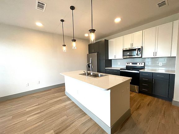 3rd image of 404 Olympic Dr #3221