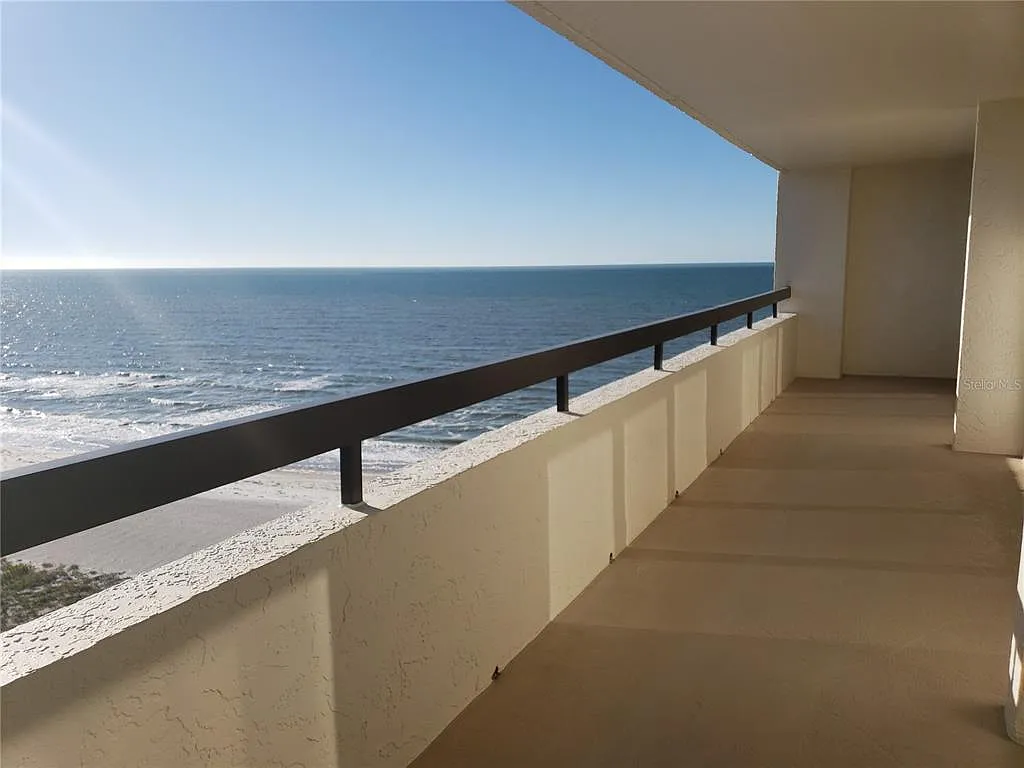 2 bed, 2.0 bath, 1298 sqft, $3,800 — Photo 2